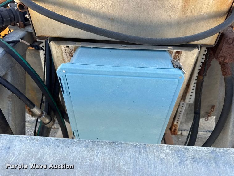 image for item DO2310 2006 International 7400 dump truck