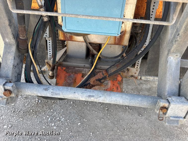 image for item DO2310 2006 International 7400 dump truck