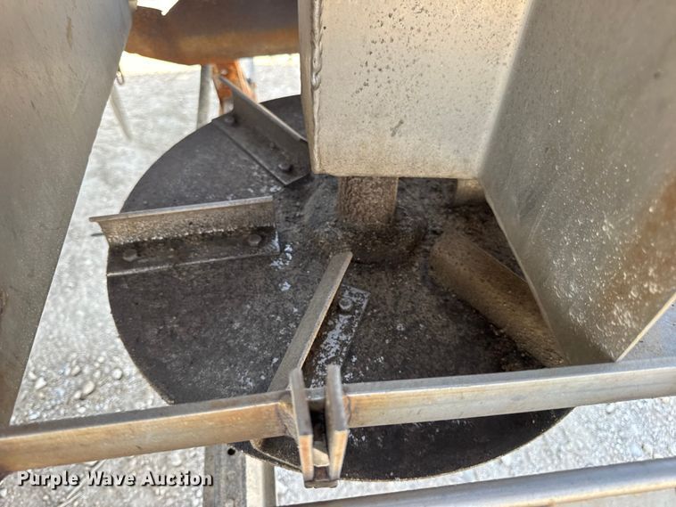 image for item DO2310 2006 International 7400 dump truck