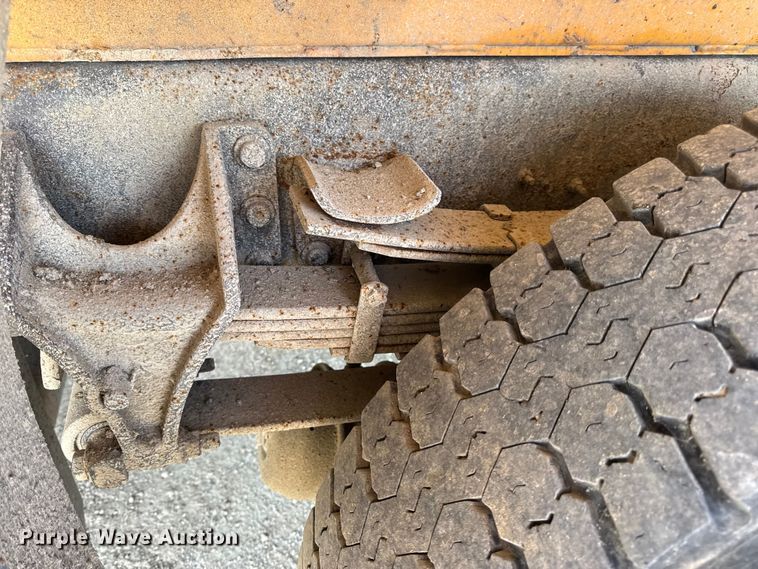 image for item DO2310 2006 International 7400 dump truck