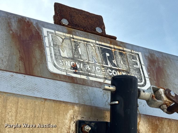 image for item DO2310 2006 International 7400 dump truck