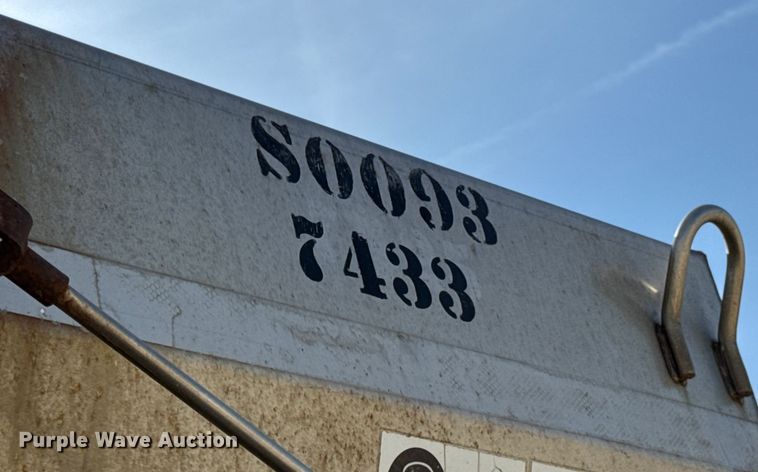 image for item DO2310 2006 International 7400 dump truck