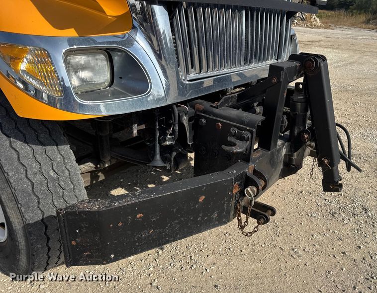 image for item DO2310 2006 International 7400 dump truck