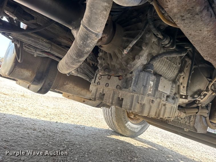 image for item DO2310 2006 International 7400 dump truck