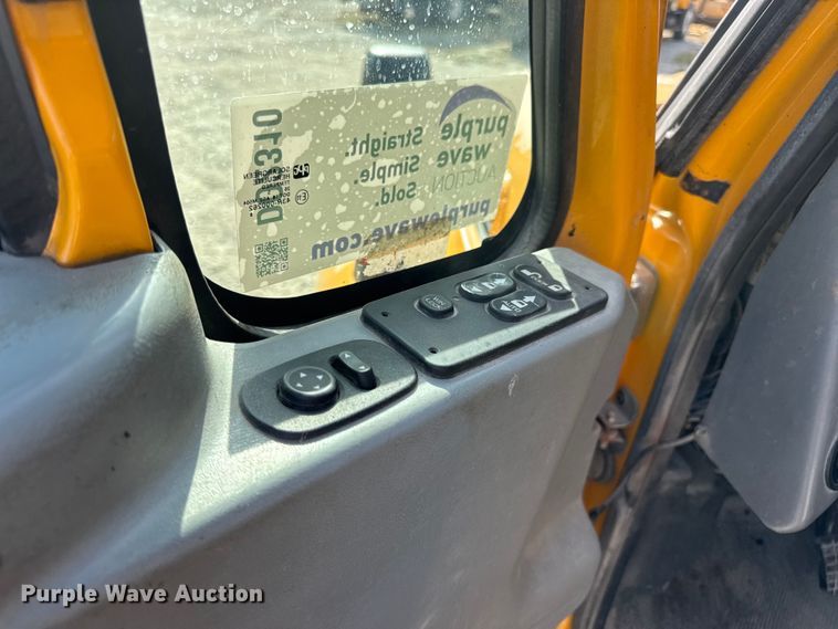 image for item DO2310 2006 International 7400 dump truck