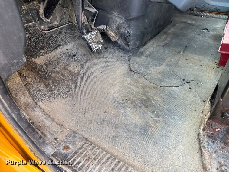 image for item DO2310 2006 International 7400 dump truck