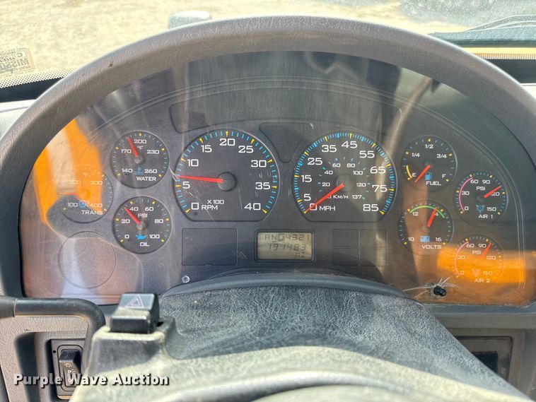 image for item DO2310 2006 International 7400 dump truck