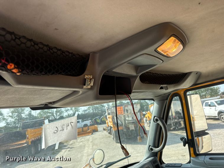 image for item DO2310 2006 International 7400 dump truck