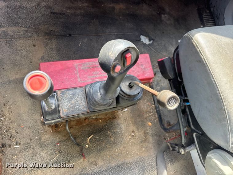 image for item DO2310 2006 International 7400 dump truck