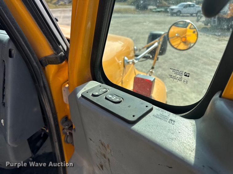 image for item DO2310 2006 International 7400 dump truck