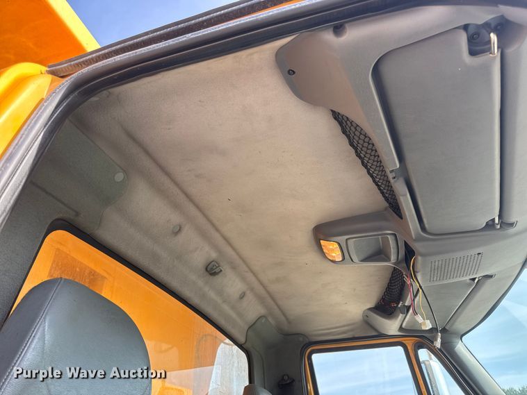 image for item DO2310 2006 International 7400 dump truck