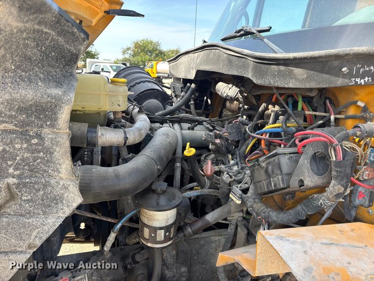 image for item DO2310 2006 International 7400 dump truck