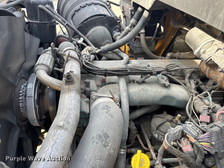 image for item DO2310 2006 International 7400 dump truck