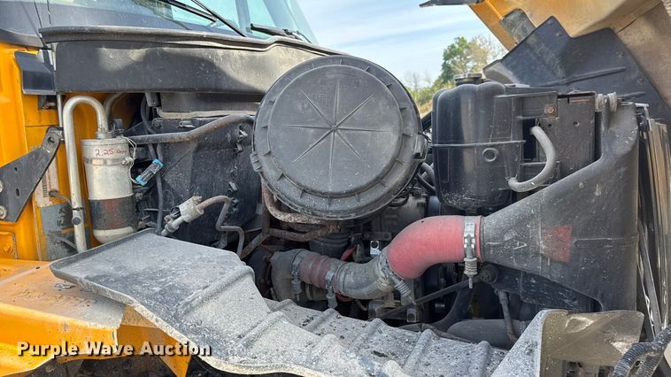 image for item DO2310 2006 International 7400 dump truck