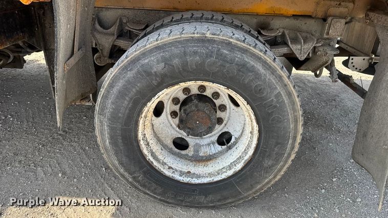 image for item DO2310 2006 International 7400 dump truck