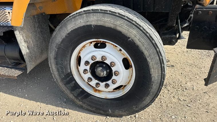 image for item DO2310 2006 International 7400 dump truck