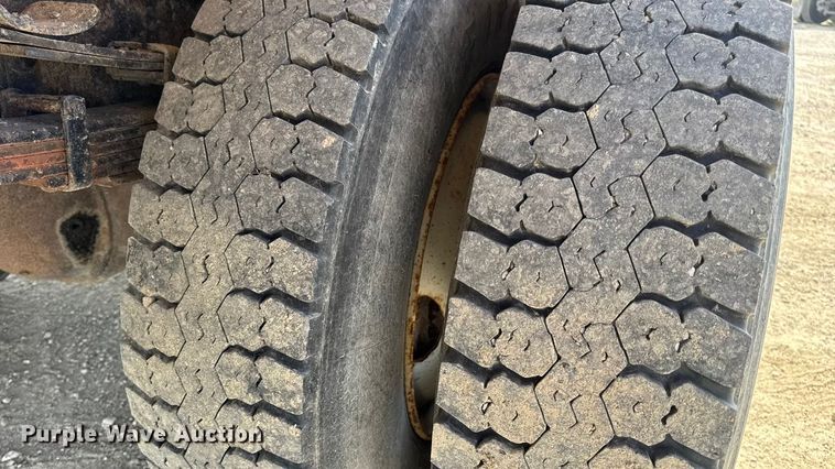 image for item DO2310 2006 International 7400 dump truck