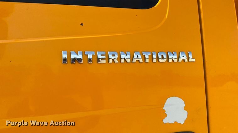image for item DO2310 2006 International 7400 dump truck