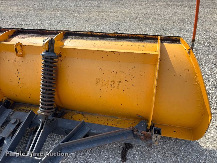 image for item DO2310 2006 International 7400 dump truck