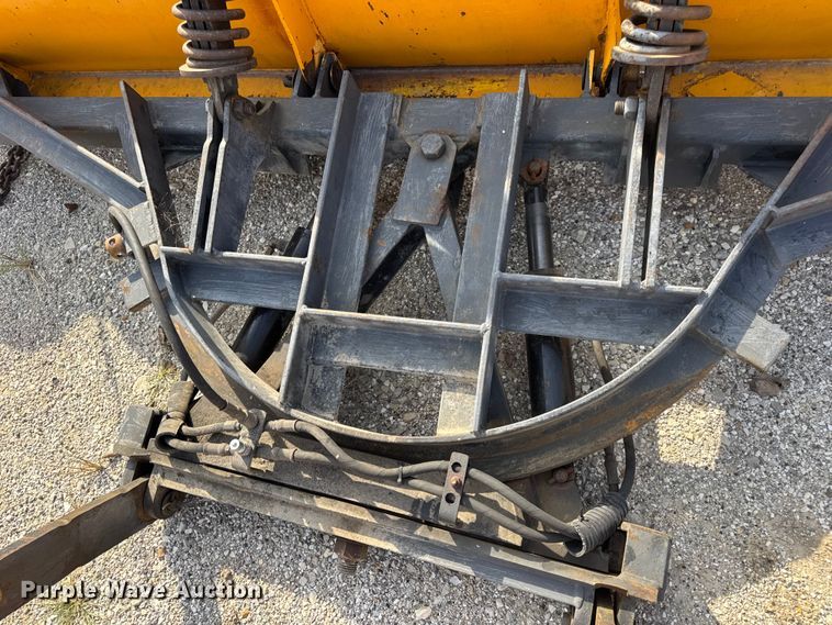 image for item DO2310 2006 International 7400 dump truck