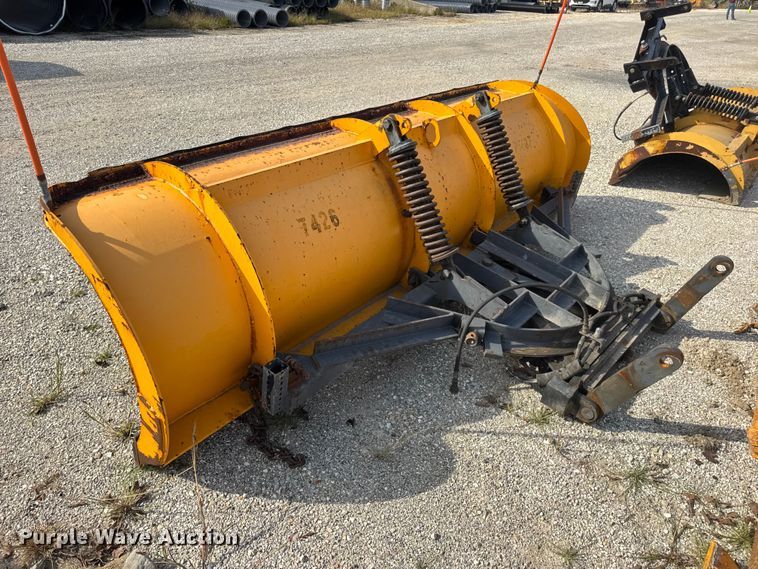 image for item DO2310 2006 International 7400 dump truck