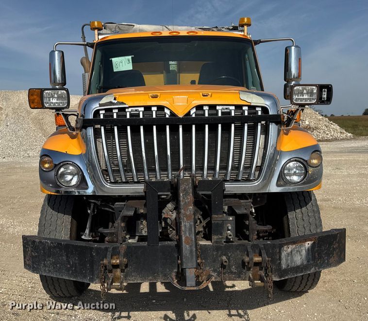 image for item DO2311 2009 International 7500 dump truck