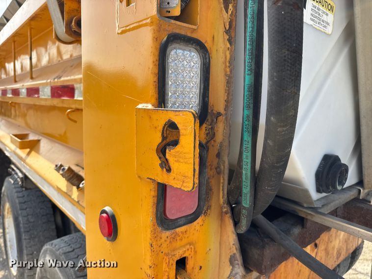 image for item DO2311 2009 International 7500 dump truck