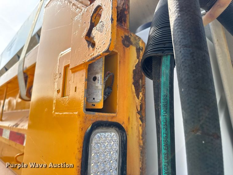 image for item DO2311 2009 International 7500 dump truck