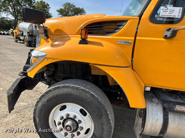 image for item DO2311 2009 International 7500 dump truck