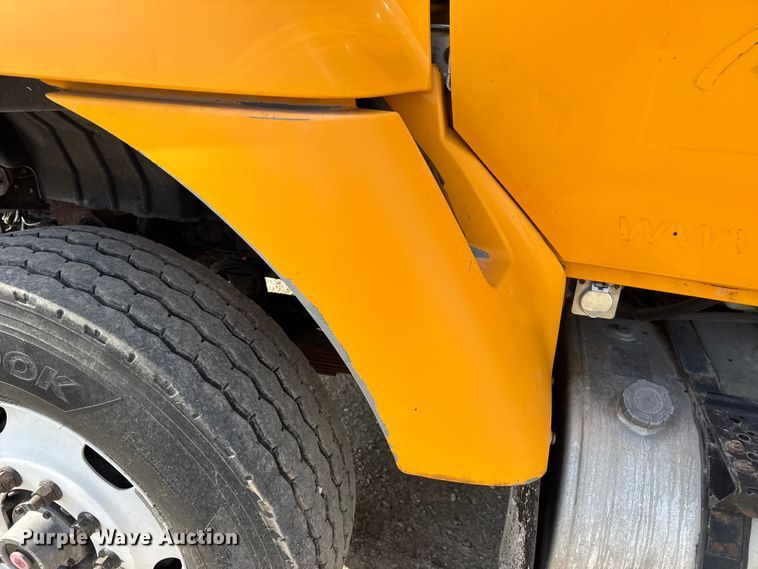 image for item DO2311 2009 International 7500 dump truck