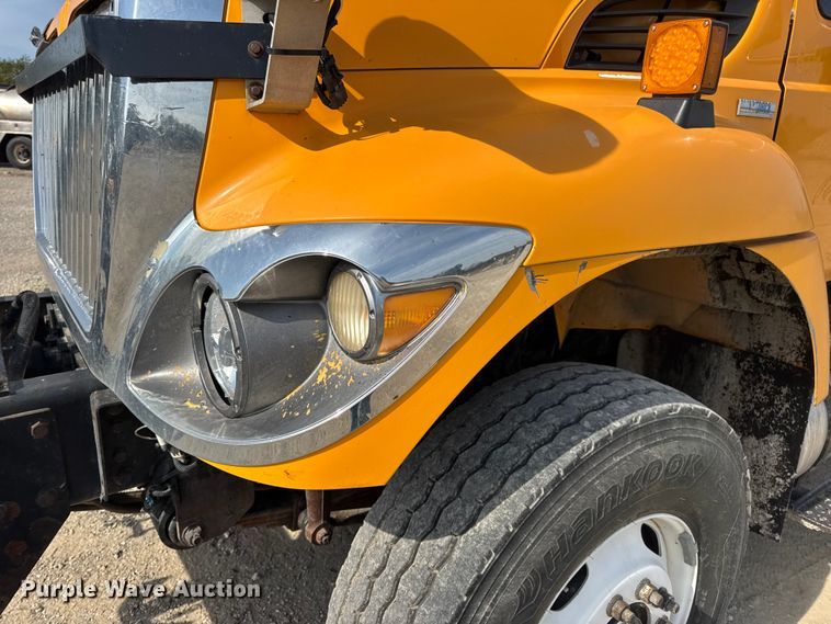 image for item DO2311 2009 International 7500 dump truck