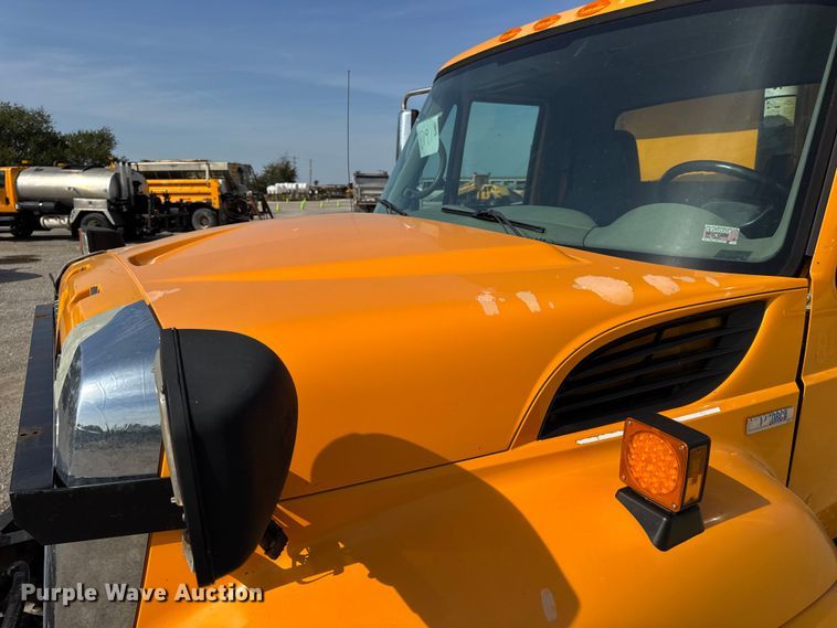 image for item DO2311 2009 International 7500 dump truck