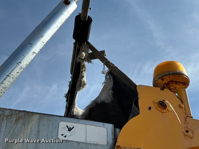 image for item DO2311 2009 International 7500 dump truck