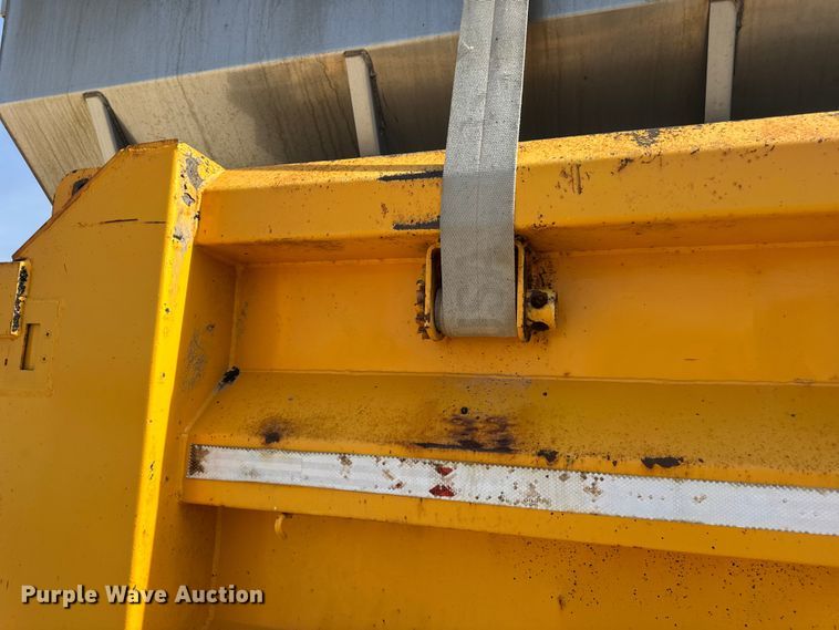 image for item DO2311 2009 International 7500 dump truck