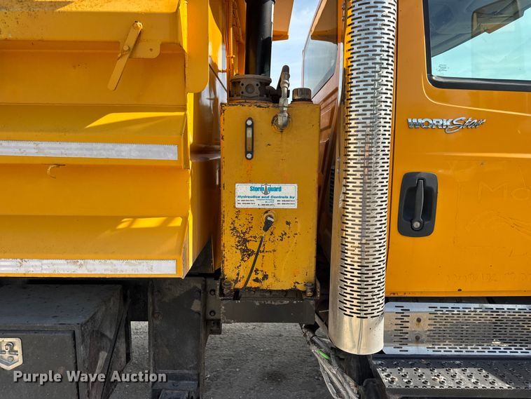 image for item DO2311 2009 International 7500 dump truck