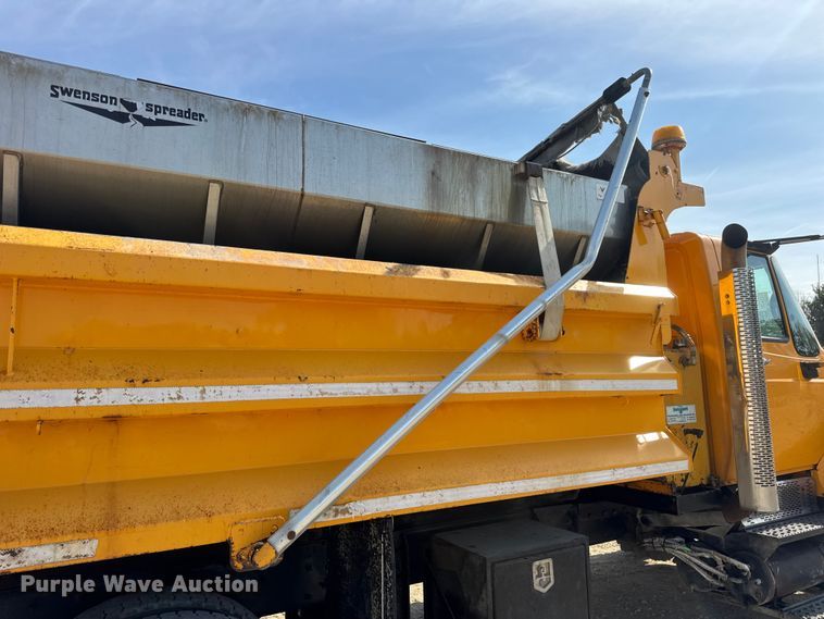 image for item DO2311 2009 International 7500 dump truck
