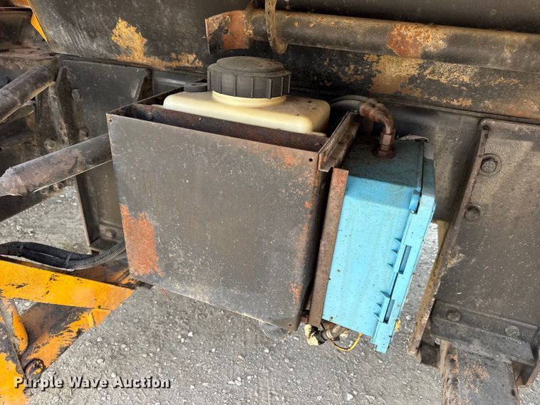 image for item DO2311 2009 International 7500 dump truck