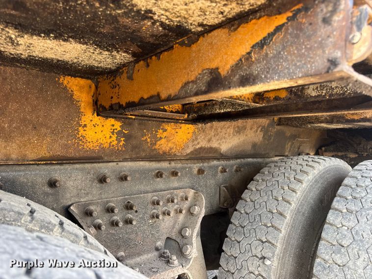 image for item DO2311 2009 International 7500 dump truck