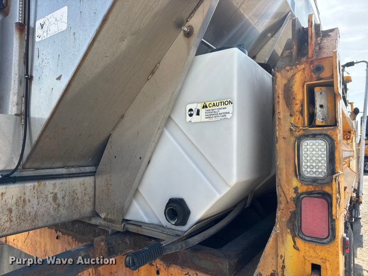 image for item DO2311 2009 International 7500 dump truck