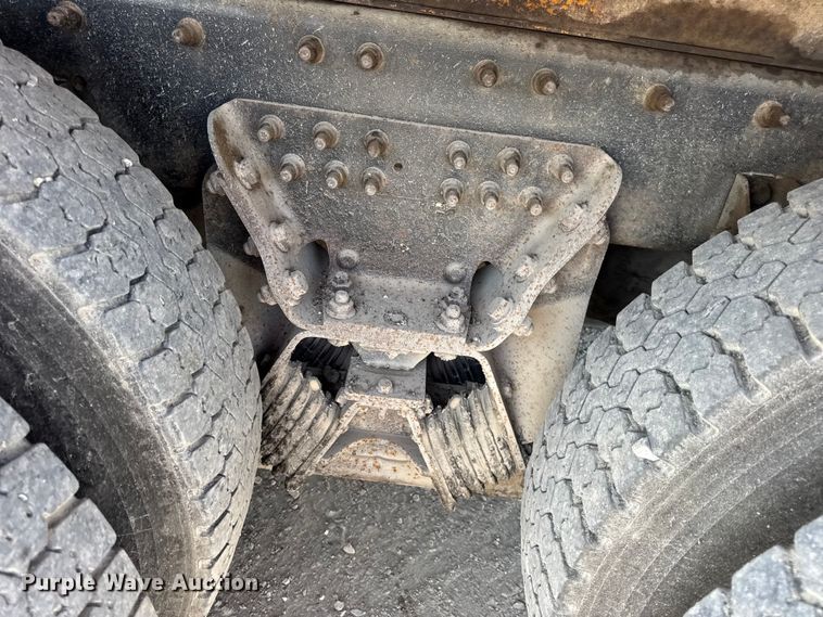 image for item DO2311 2009 International 7500 dump truck