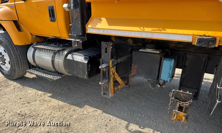 image for item DO2311 2009 International 7500 dump truck