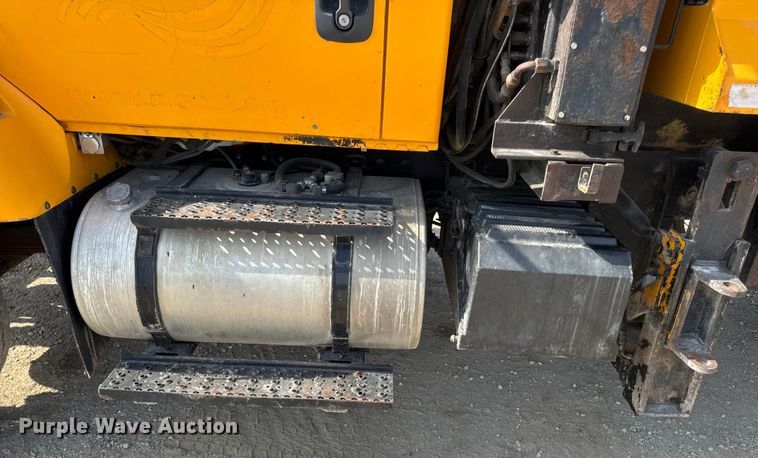 image for item DO2311 2009 International 7500 dump truck