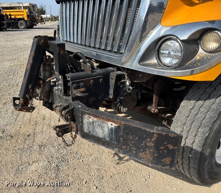 image for item DO2311 2009 International 7500 dump truck