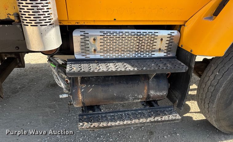 image for item DO2311 2009 International 7500 dump truck