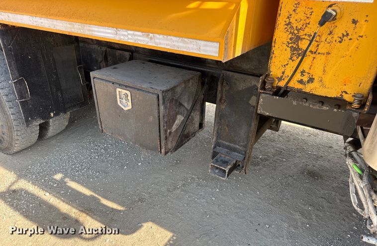 image for item DO2311 2009 International 7500 dump truck