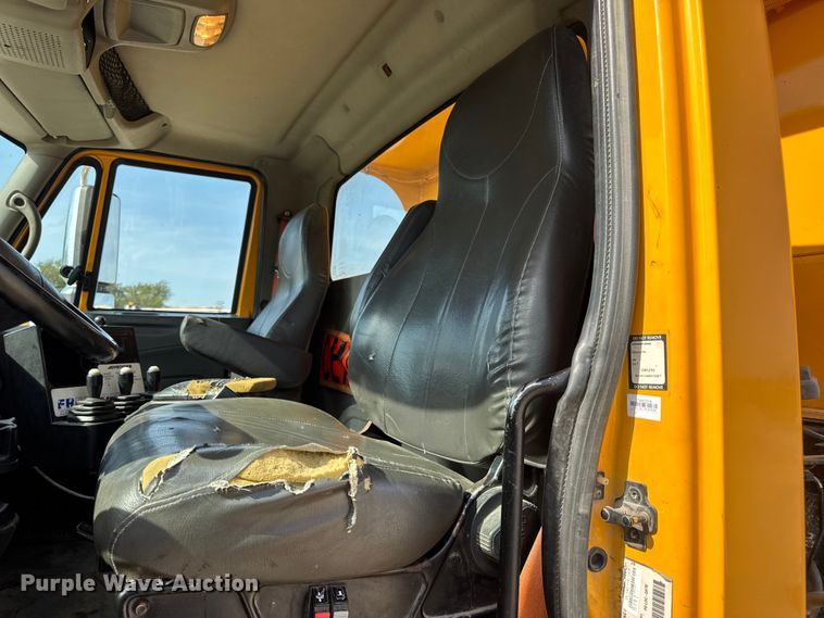 image for item DO2311 2009 International 7500 dump truck