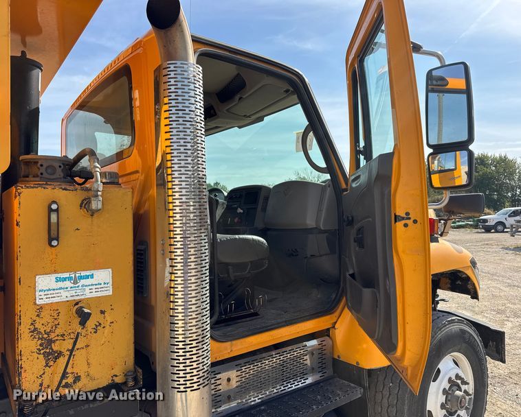 image for item DO2311 2009 International 7500 dump truck