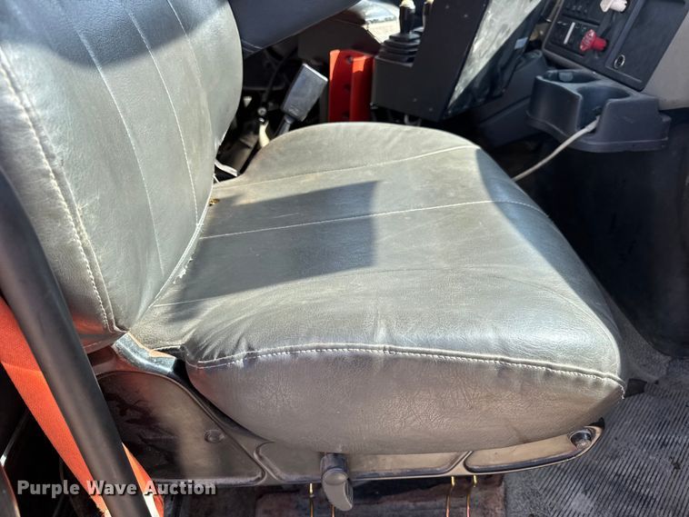 image for item DO2311 2009 International 7500 dump truck