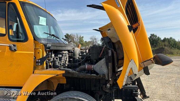 image for item DO2311 2009 International 7500 dump truck