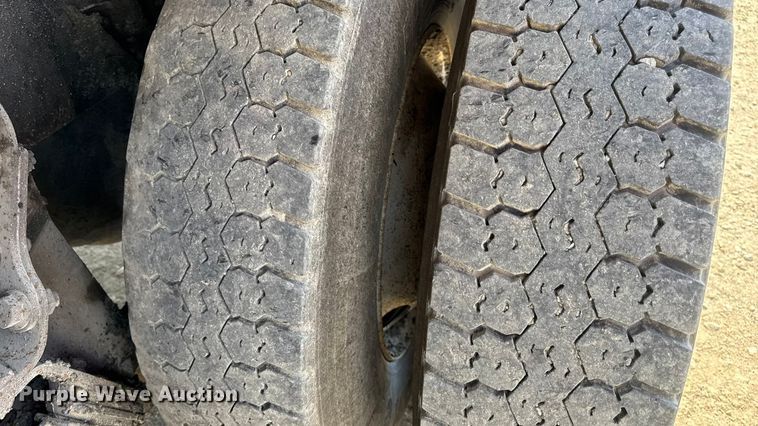 image for item DO2311 2009 International 7500 dump truck